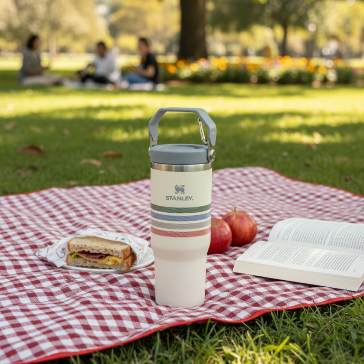 IceFlow Flip Straw Tumbler 30 OZ - Cream Ash